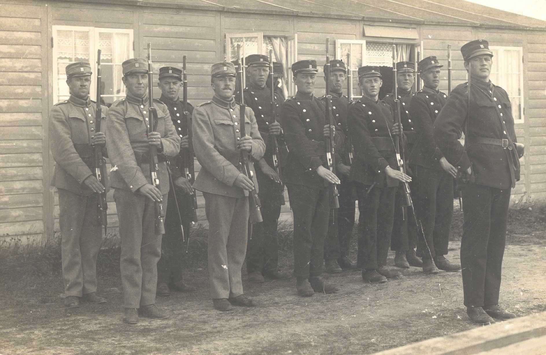 Historisk foto af soldater på Mosede Fort