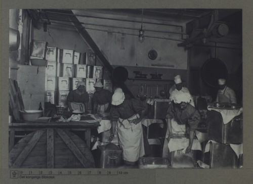 Det første kommunale folkekøkken i Heimdalsgade, København, marts 1917