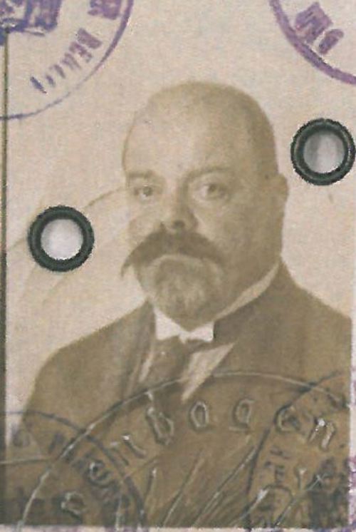 Pasfoto af Dr. Alexander Helphand i hans tyske rejsepas fra 1916-1917