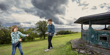 Drenge på forttoppen