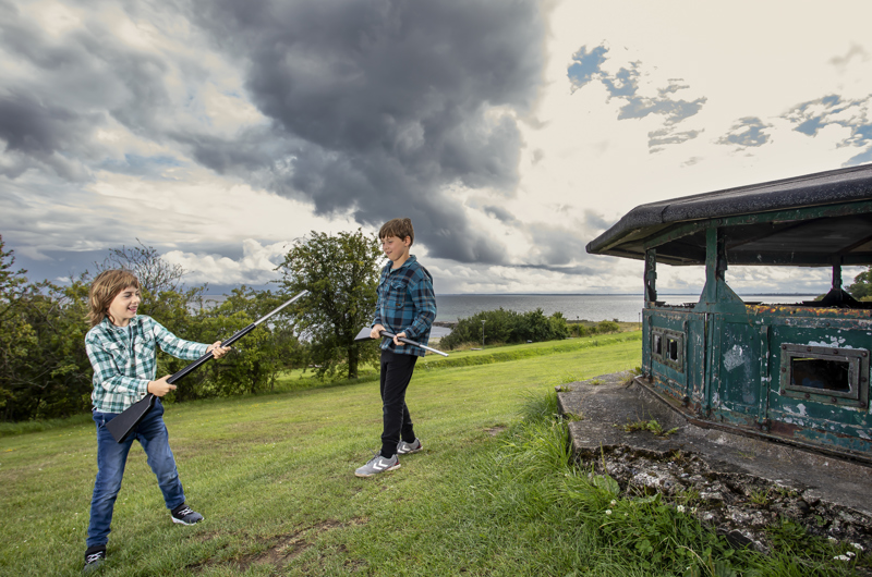 Drenge på forttoppen