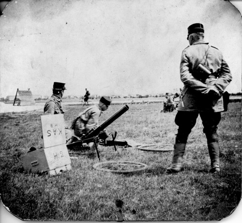 København Amts skyttekorps afholder øvelse med Aasens håndgranat-haubitser i cykelaffutage, ca. 1916.